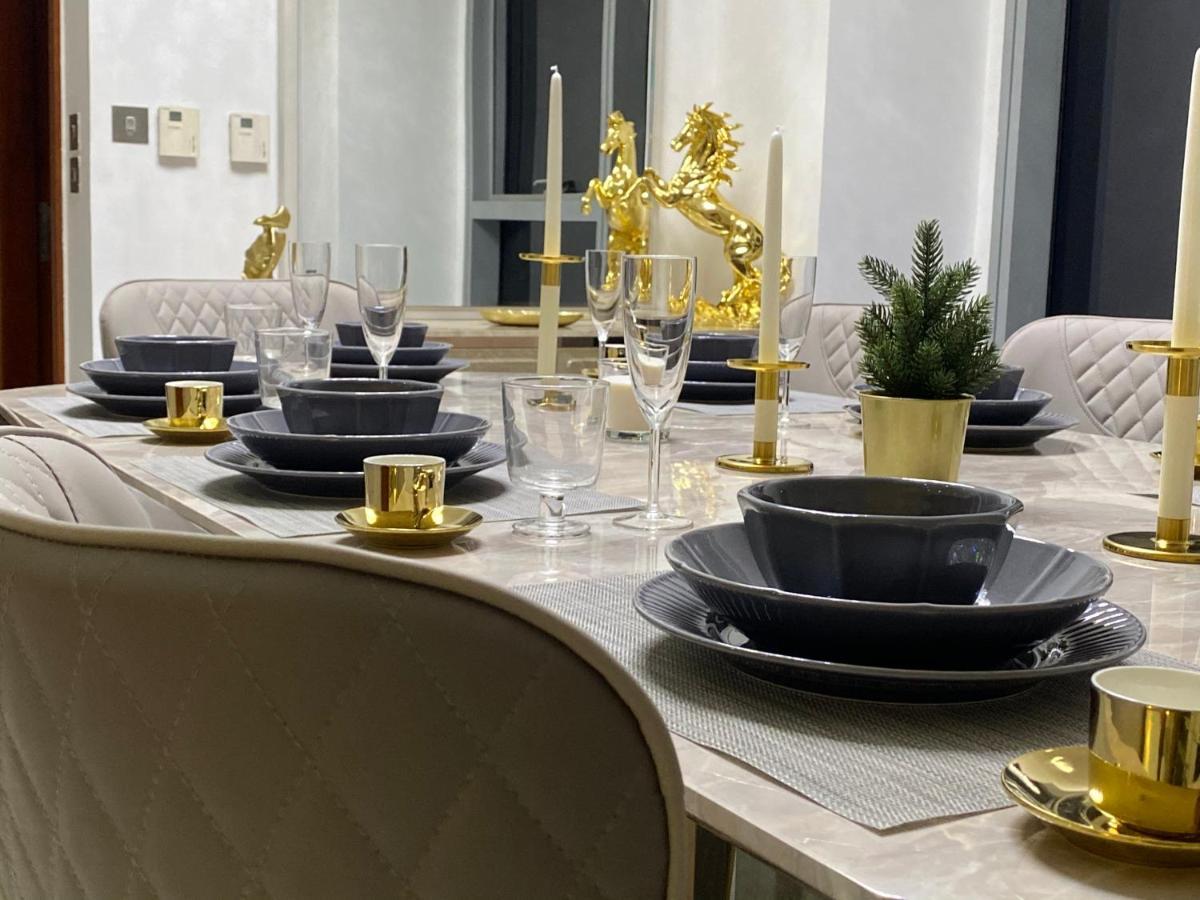 The Penthouse Near Burj Khalifa And Dubai Mall מראה חיצוני תמונה