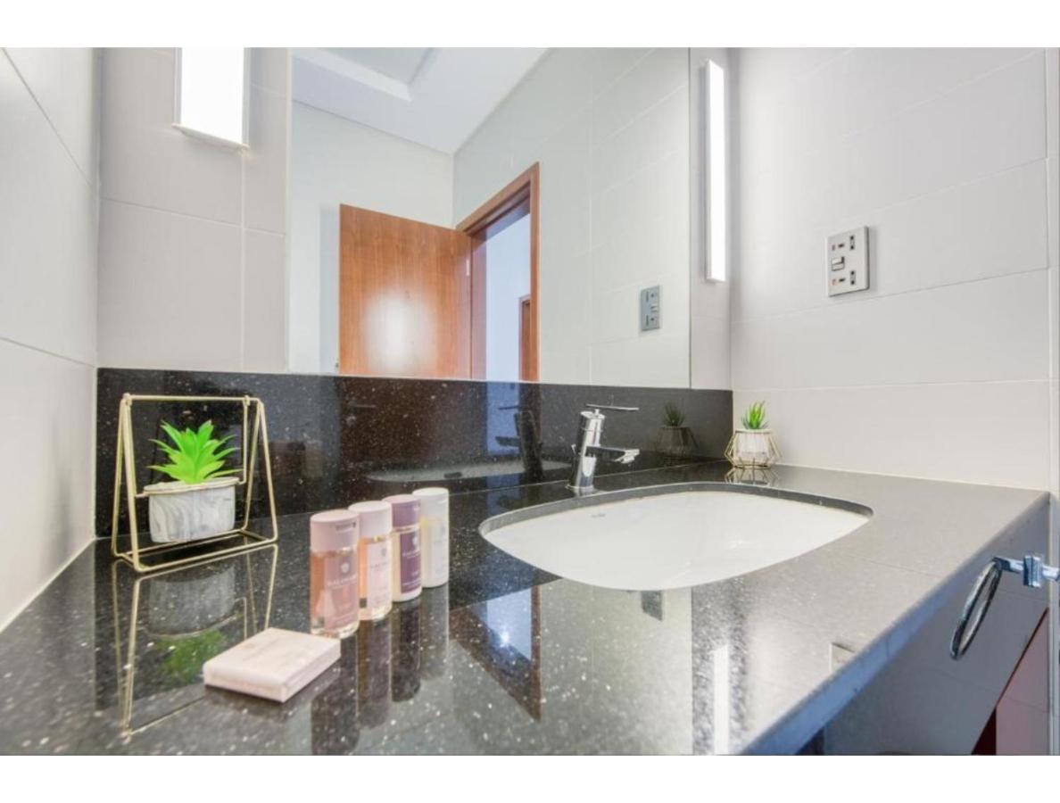 The Penthouse Near Burj Khalifa And Dubai Mall מראה חיצוני תמונה